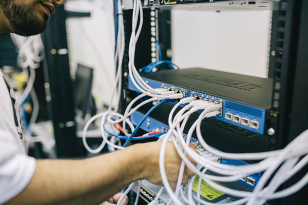 Elektricien in limburg die internet kabels en wifi aansluit